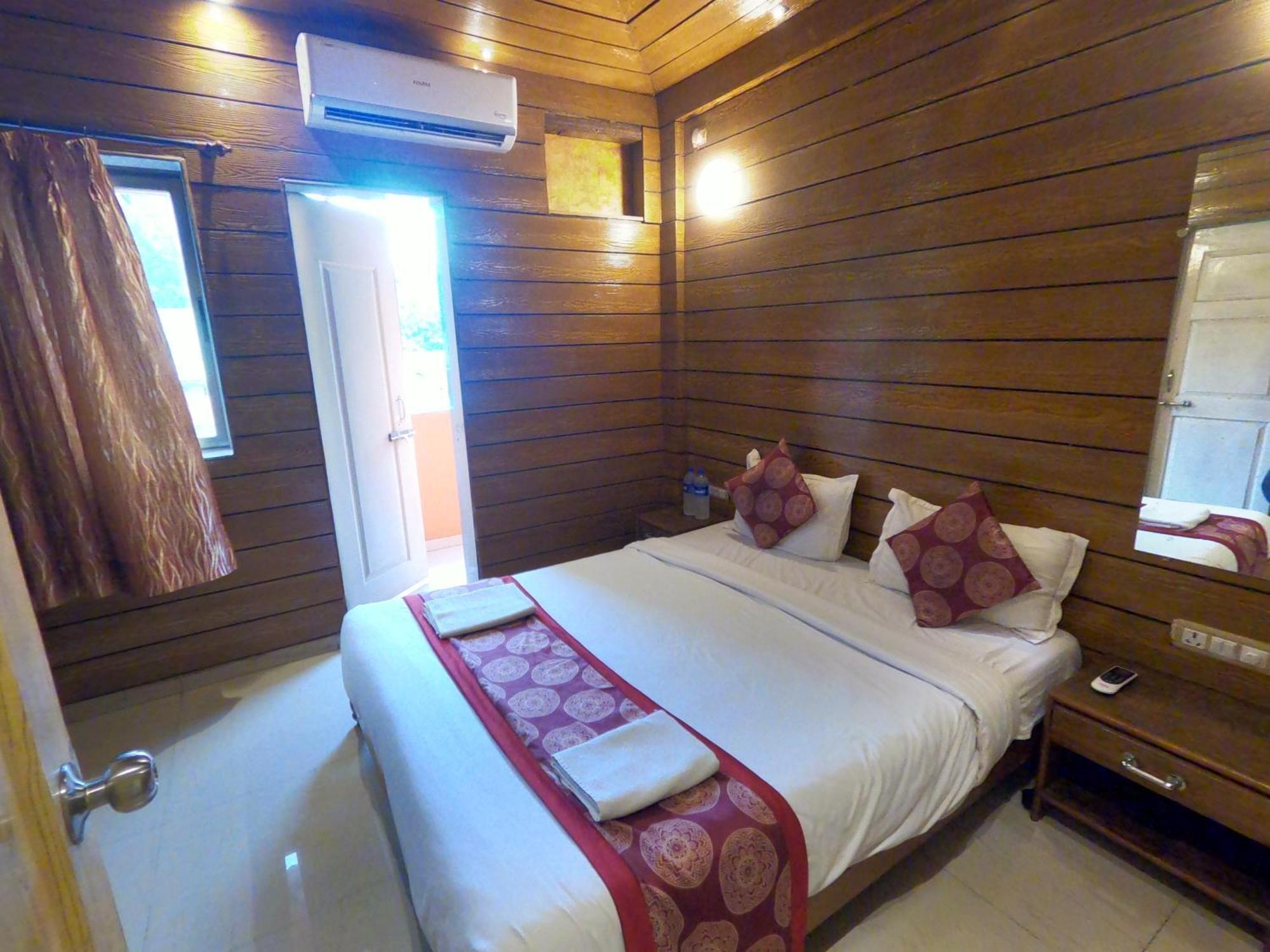 Hill Forest Resort Лонавала Экстерьер фото