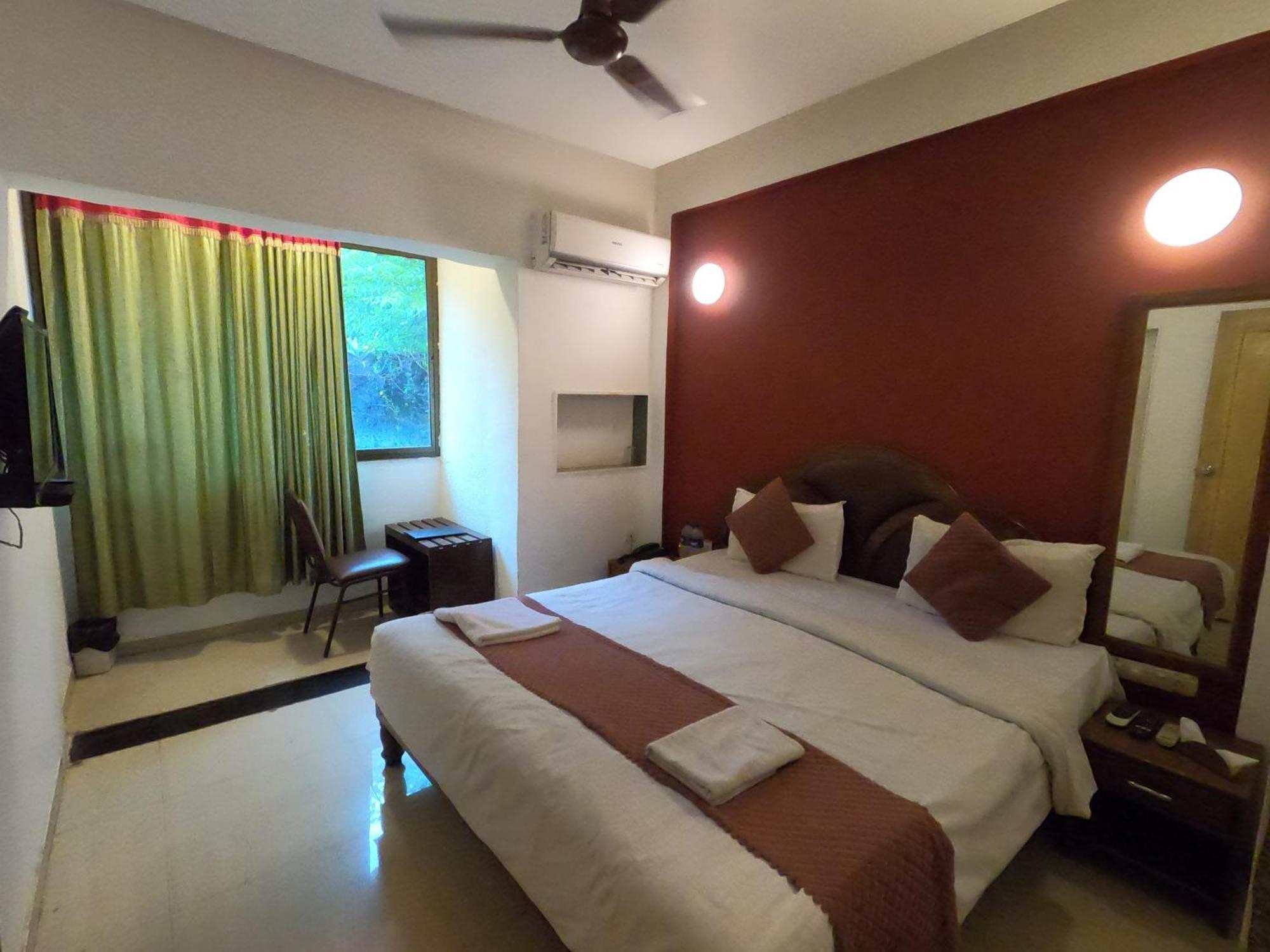 Hill Forest Resort Лонавала Экстерьер фото