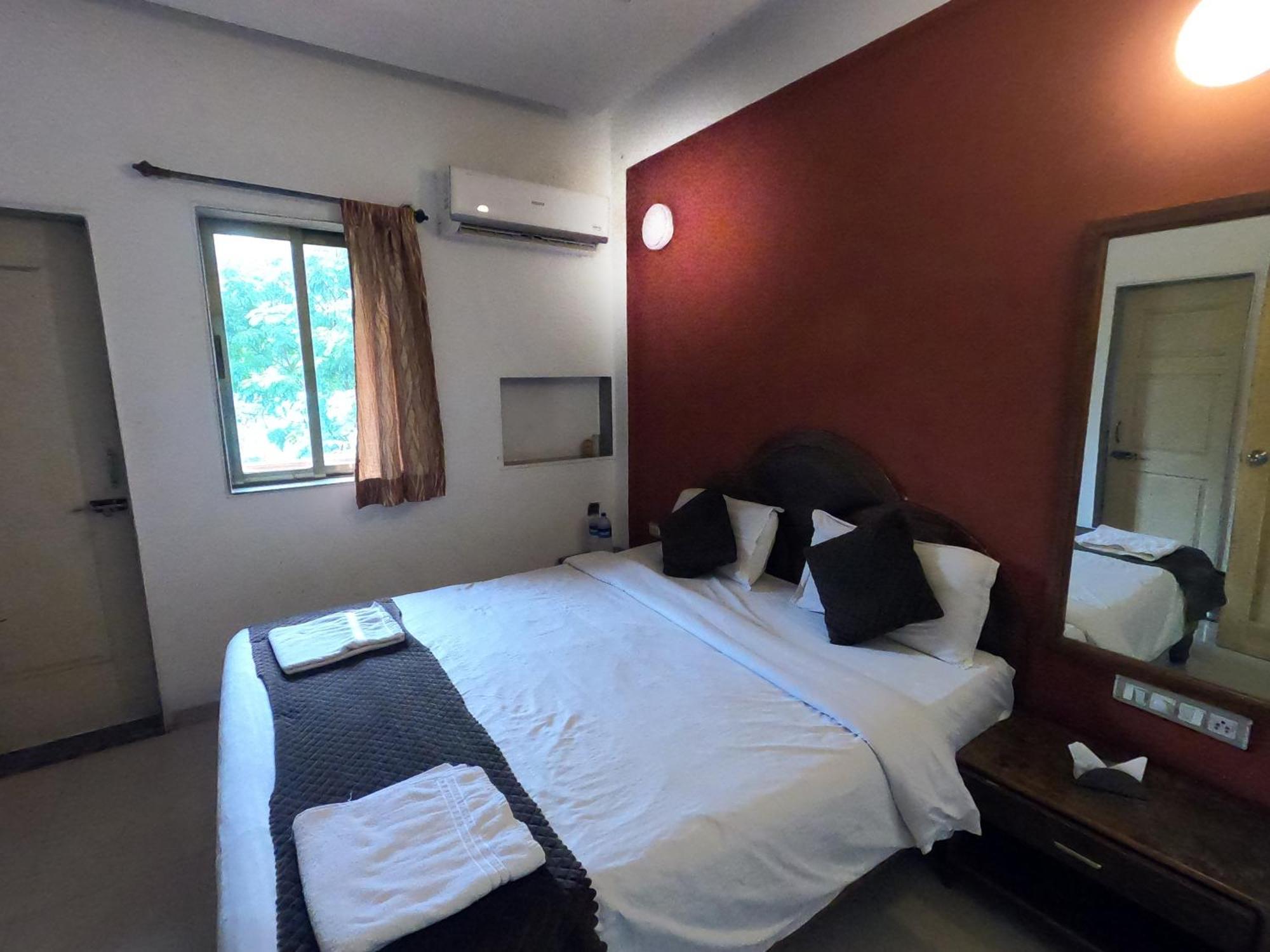 Hill Forest Resort Лонавала Экстерьер фото